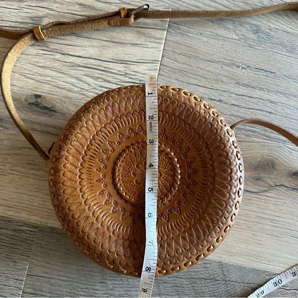 R.P.S Small Leather Circle Round Crossbody Purse - Picture 9 of 15